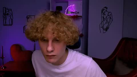 Snapshot of liam_bb chatting on 03.11.25 Liam online show from 03.11.25