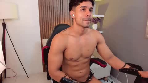 Snapshot of liam_colliins chatting on 02.21.25 Liam Collins online show from 02.21.25