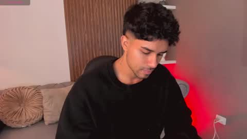 Snapshot of liam_colliins chatting on 03.11.25 Liam Collins online show from 03.11.25