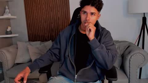 Snapshot of liam_colliins chatting on 09.21.25 Liam Collins online show from 09.21.25