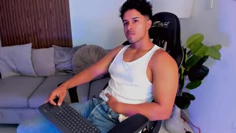 Snapshot of liam_colliins chatting on 09.24.25 Liam Collins online show from 09.24.25