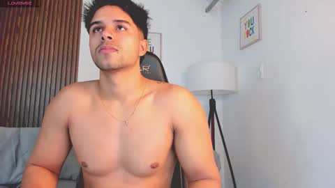 Snapshot of liam_colliins chatting on 10.21.25 Liam Collins online show from 10.21.25