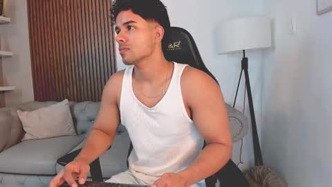 Snapshot of liam_colliins chatting on 10.30.25 Liam Collins online show from 10.30.25