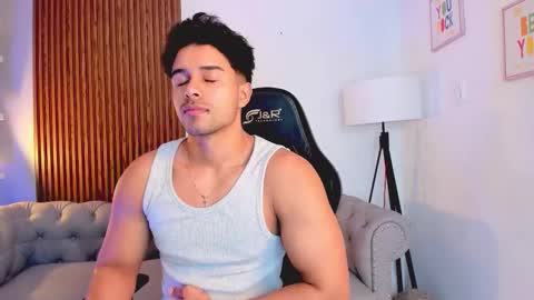 Snapshot of liam_colliins chatting on 10.31.25 Liam Collins online show from 10.31.25