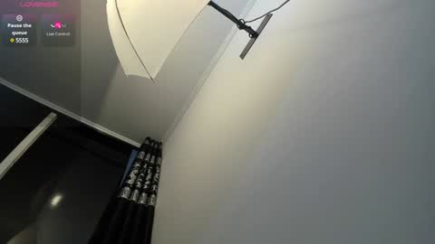 Snapshot of liam_kleiin chatting on 02.01.25 LIAM KLEIN online show from 02.01.25