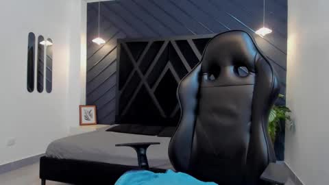 Snapshot of liam_kleiin chatting on 10.25.25 LIAM KLEIN online show from 10.25.25