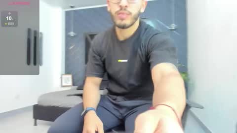 Snapshot of liam_kleiin chatting on 10.27.25 LIAM KLEIN online show from 10.27.25