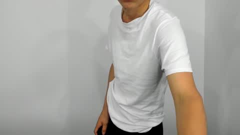 liam_oasiss online show from 01.03.25