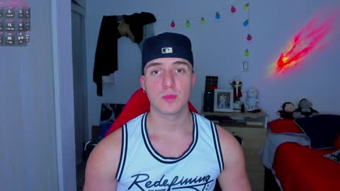 Snapshot of liam_oficial chatting on 12.12.24 liam online show from 12.12.24