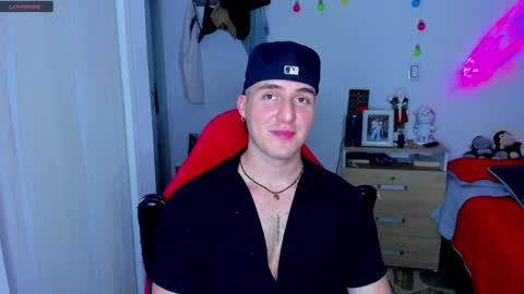 Snapshot of liam_oficial chatting on 12.13.24 liam online show from 12.13.24