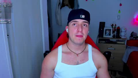 Snapshot of liam_oficial chatting on 12.19.24 liam online show from 12.19.24