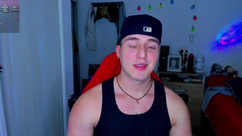 Snapshot of liam_oficial chatting on 12.21.24 liam online show from 12.21.24