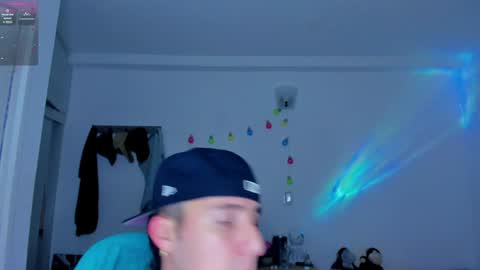 Snapshot of liam_oficial chatting on 01.14.25 liam online show from 01.14.25