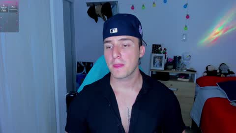 Snapshot of liam_oficial chatting on 01.15.25 liam online show from 01.15.25