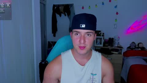 Snapshot of liam_oficial chatting on 01.19.25 liam online show from 01.19.25