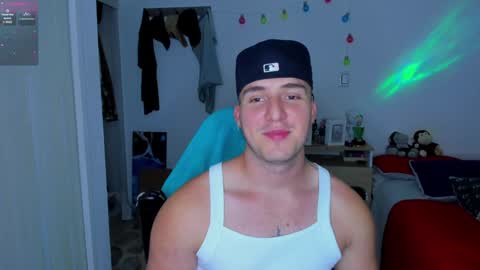 Snapshot of liam_oficial chatting on 01.25.25 liam online show from 01.25.25