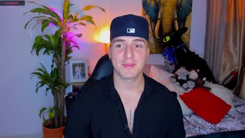 Snapshot of liam_oficial chatting on 02.06.25 liam online show from 02.06.25