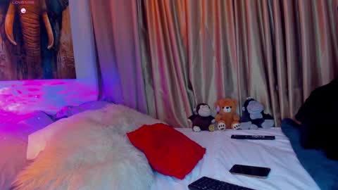 Snapshot of liam_oficial chatting on 09.19.25 liam online show from 09.19.25