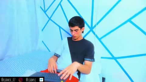 liam_scott7 online show from 09.25.25