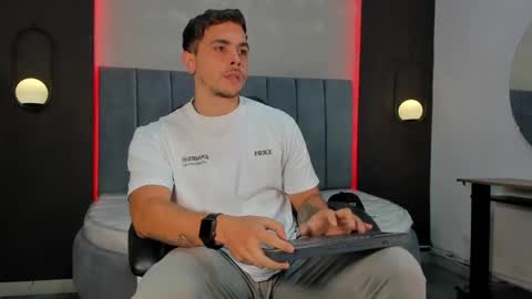 Snapshot of liam_walk chatting on 04.22.26 Liam online show from 04.22.26