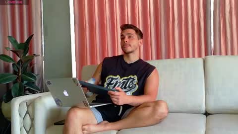 Snapshot of liam_walk chatting on 07.30.26 Liam online show from 07.30.26
