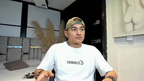 Snapshot of liamdeep_ chatting on 06.25.26 LiamDeep online show from 06.25.26