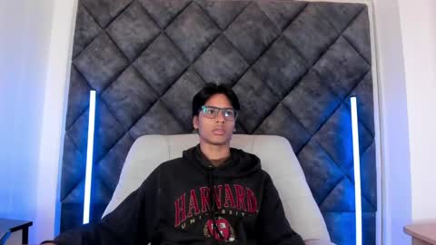 Liam twink big dick online show from 06.02.26