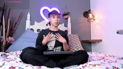 Snapshot of liaml_18_ chatting on 09.08.25 liaml_18_ online show from 09.08.25