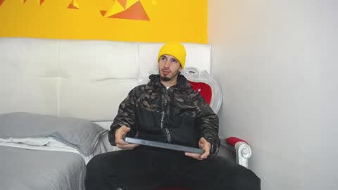 LiamLuxe online show from 02.06.25