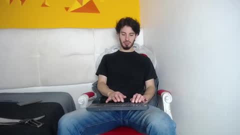 LiamLuxe online show from 02.18.25