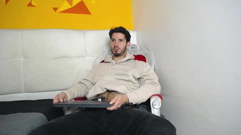 LiamLuxe online show from 03.07.25