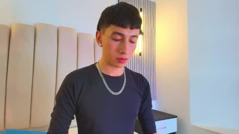 lian_cameron online show from 05.13.26