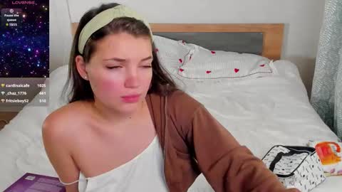 liana_8 online show from 11.13.25