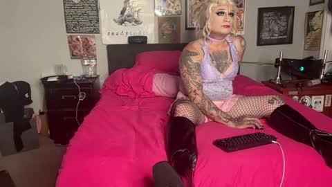 Snapshot of lianaslut69 chatting on 06.19.26 lianaslut69 online show from 06.19.26