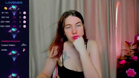Snapshot of lianawow_ chatting on 06.25.26 lianawow_ online show from 06.25.26