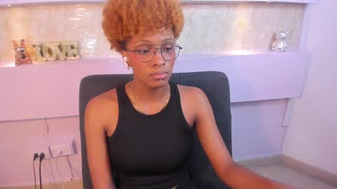 Snapshot of liannadixon chatting on 12.16.24 LiannaDixon online show from 12.16.24