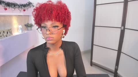 Snapshot of liannadixon chatting on 12.28.24 LiannaDixon online show from 12.28.24