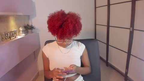 Snapshot of liannadixon chatting on 01.07.25 LiannaDixon online show from 01.07.25