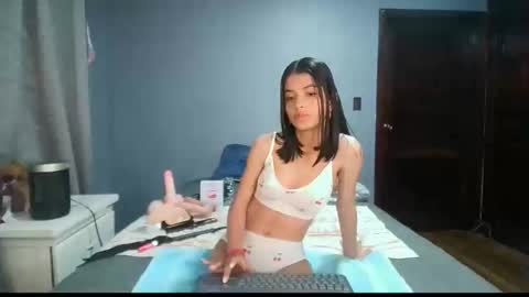 LiaOrtiz online show from 01.14.25