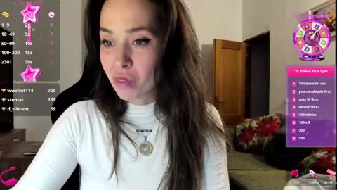 Snapshot of liaquinn chatting on 02.18.25 LiaQuinn online show from 02.18.25