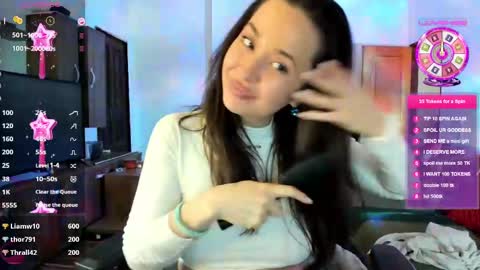 Snapshot of liaquinn chatting on 02.28.25 LiaQuinn online show from 02.28.25