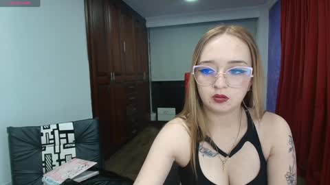Lia Roberts online show from 12.02.24