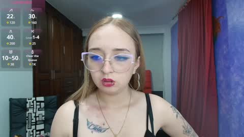 Lia Roberts online show from 12.04.24