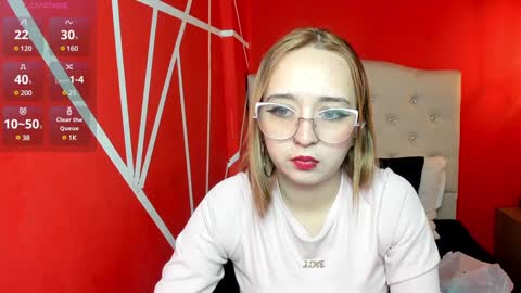 Lia Roberts online show from 12.19.24