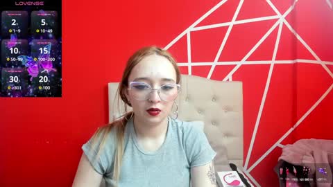 Lia Roberts online show from 12.23.24