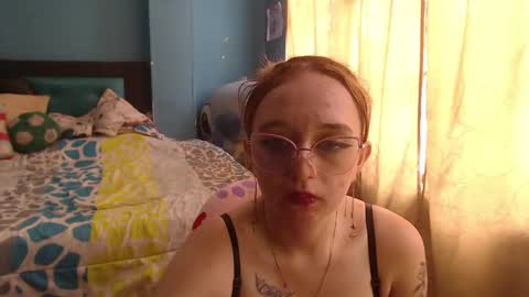 Lia Roberts online show from 02.05.25