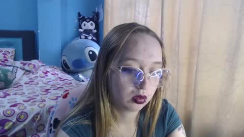 Lia Roberts online show from 03.04.25