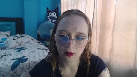 Lia Roberts online show from 03.10.25