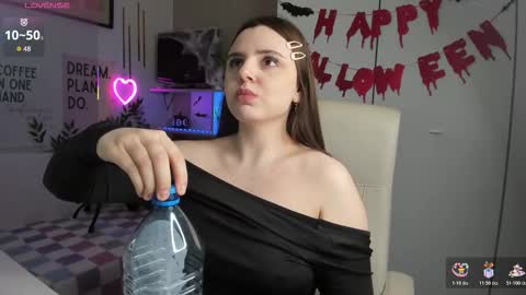 Lia online show from 10.26.25