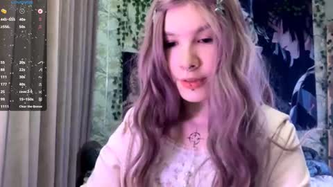 Snapshot of libbynading chatting on 09.23.25 Lola online show from 09.23.25